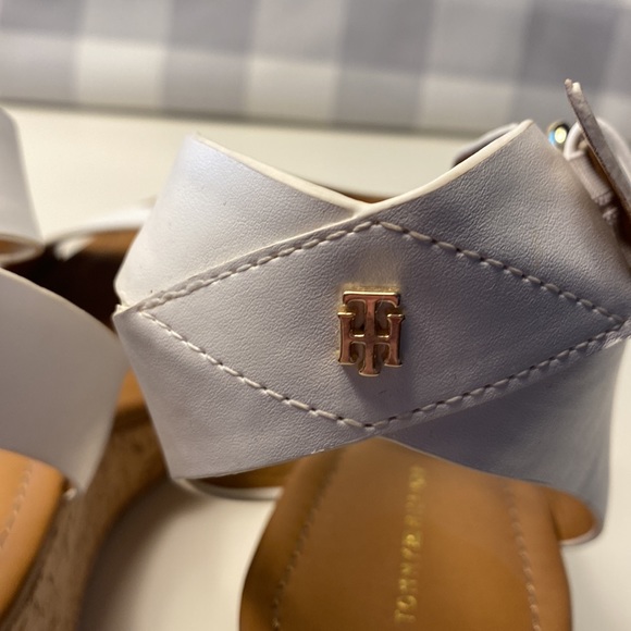 EUC Tommy Hilfiger Wedge Heels size 10M - Picture 4 of 5